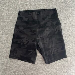 Camo yoga shorts - XS